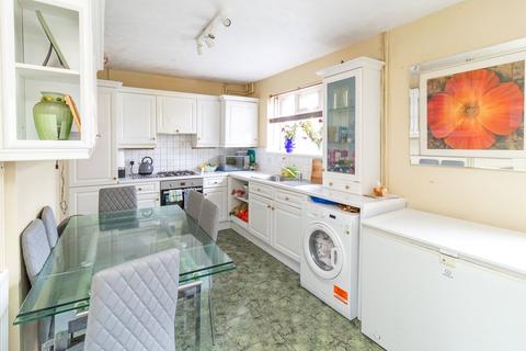 3 bedroom terraced house for sale, Meadfield, Edgware, HA8