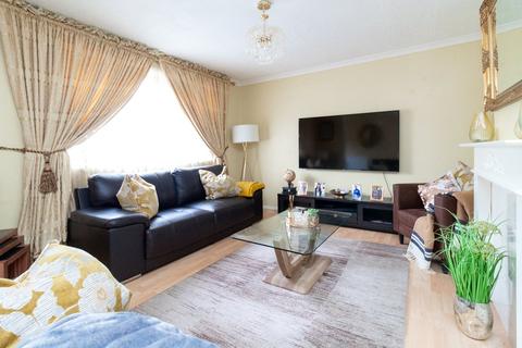 3 bedroom terraced house for sale, Meadfield, Edgware, HA8