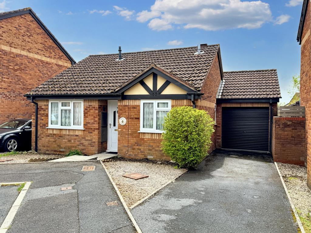 Belmont Close, Kingsteignton 2 bed detached bungalow for sale £320,000