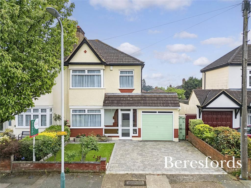 Highfield Road, Hornchurch, RM12 3 bed semidetached house for sale £