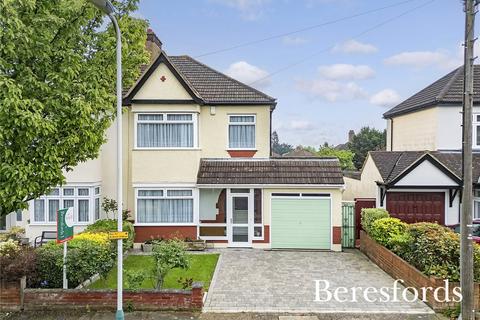 3 bedroom semi-detached house for sale, Highfield Road, Hornchurch, RM12