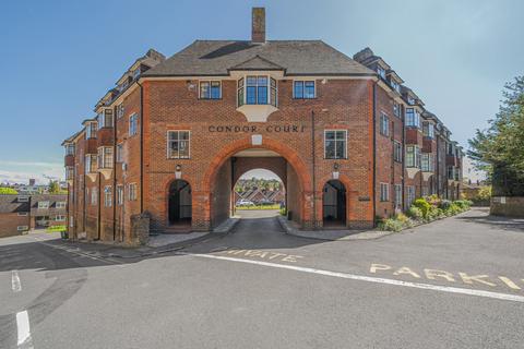 1 bedroom flat for sale, Condor Court, Guildford, Surrey, GU2