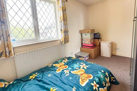 3 bedroom end of terrace house for sale, Strathmore Close, Carterton, Oxfordshire, OX18