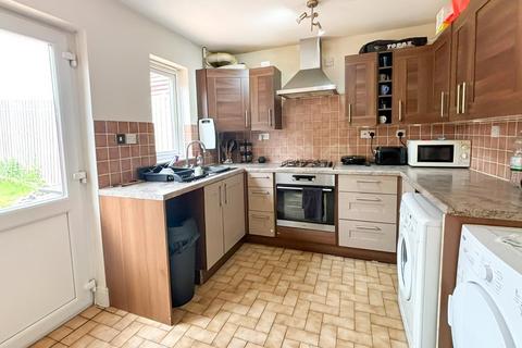 3 bedroom end of terrace house for sale, Strathmore Close, Carterton, Oxfordshire, OX18