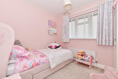 13 Oaklands Road, Northfleet, Gravesend, DA11 8PA