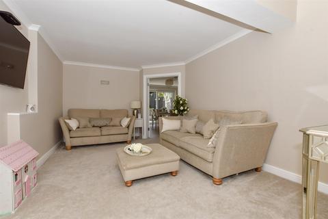 13 Oaklands Road, Northfleet, Gravesend, DA11 8PA