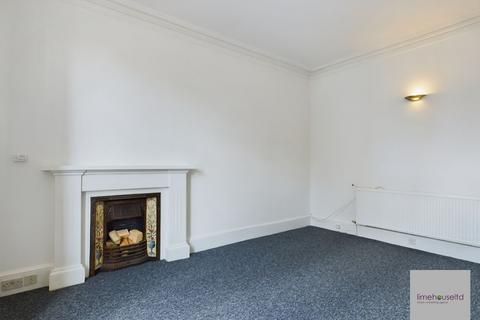 3 bedroom flat to rent, Stanmore House, High Street, Moffat