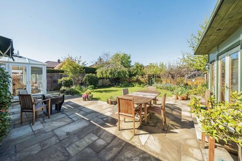 53 Fairlands Road, Fairlands, Guildford, GU3 3HZ