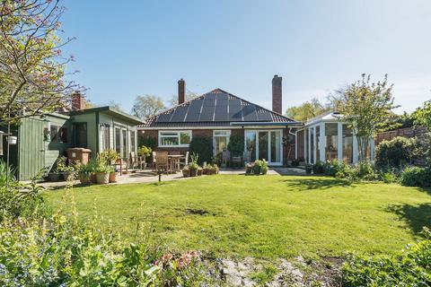 53 Fairlands Road, Fairlands, Guildford, GU3 3HZ
