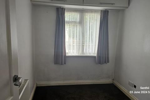 3 bedroom terraced house to rent, Greenford UB6