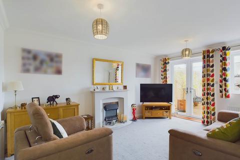 17 Chapel Meadow, Callington, PL17 7FX