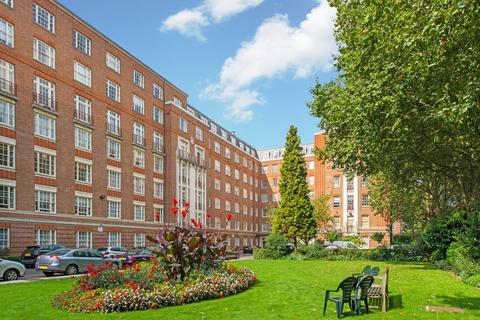 4 bedroom apartment to rent, Eyre Court, Finchley Road, St John's Wood, London, NW8