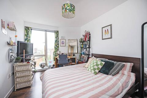 2 bedroom flat for sale, Cambridge Crescent, Bethnal Green, London, E2