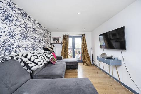 1 bedroom flat for sale, Huddleston Close, Bethnal Green, London, E2