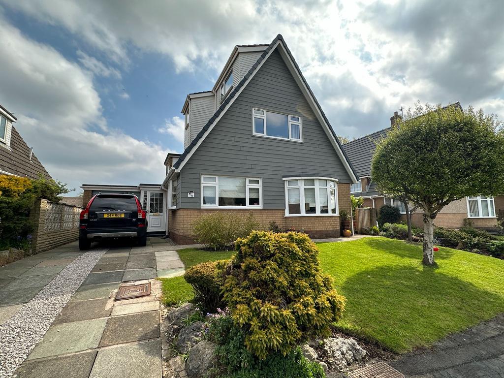 Woodlands Drive, Warton, PR4 5 bed detached house for sale £329,950