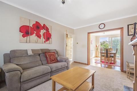 127 Fairford Gardens, Worcester Park, KT4 7BJ