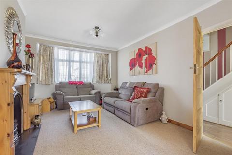127 Fairford Gardens, Worcester Park, KT4 7BJ