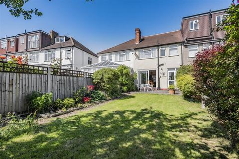 127 Fairford Gardens, Worcester Park, KT4 7BJ