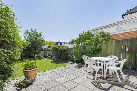 127 Fairford Gardens, Worcester Park, KT4 7BJ