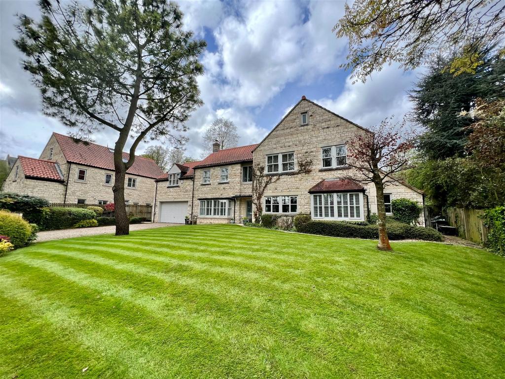 Boston Spa, Holgate Lane, LS23 5 bed detached house for sale £1,395,000