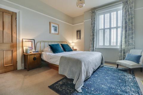 64 Broadgate Lane, Horsforth, Leeds, LS18 4AG