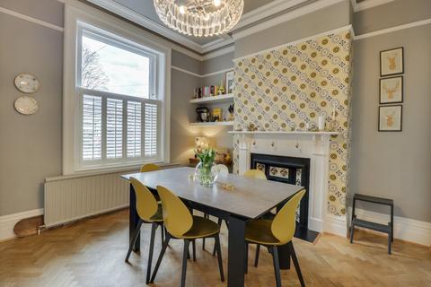 64 Broadgate Lane, Horsforth, Leeds, LS18 4AG