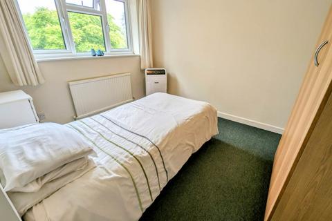 28 Hamilton Close, Bordon, GU35 0UD