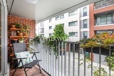 3 bedroom apartment for sale, Goodchild Road, London, N4