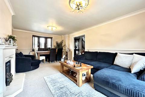 4 bedroom detached house to rent, Tamarind Way, Earley, Reading, Berkshire, RG6