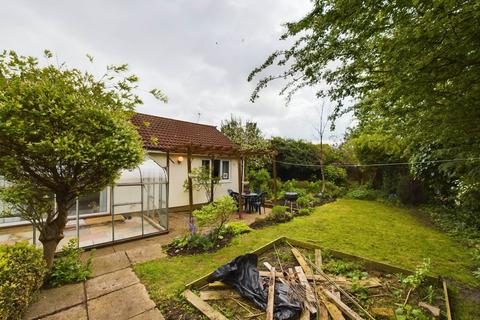 2 bedroom semi-detached bungalow for sale, Bowmont Drive, Aylesbury HP21