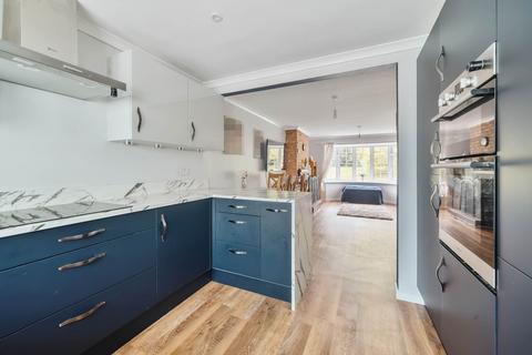 8 Burnards Field Road, Colyton, EX24 6PF