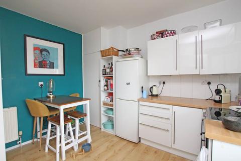 2 bedroom flat for sale, Upwick Road, Eastbourne, BN20 8NB