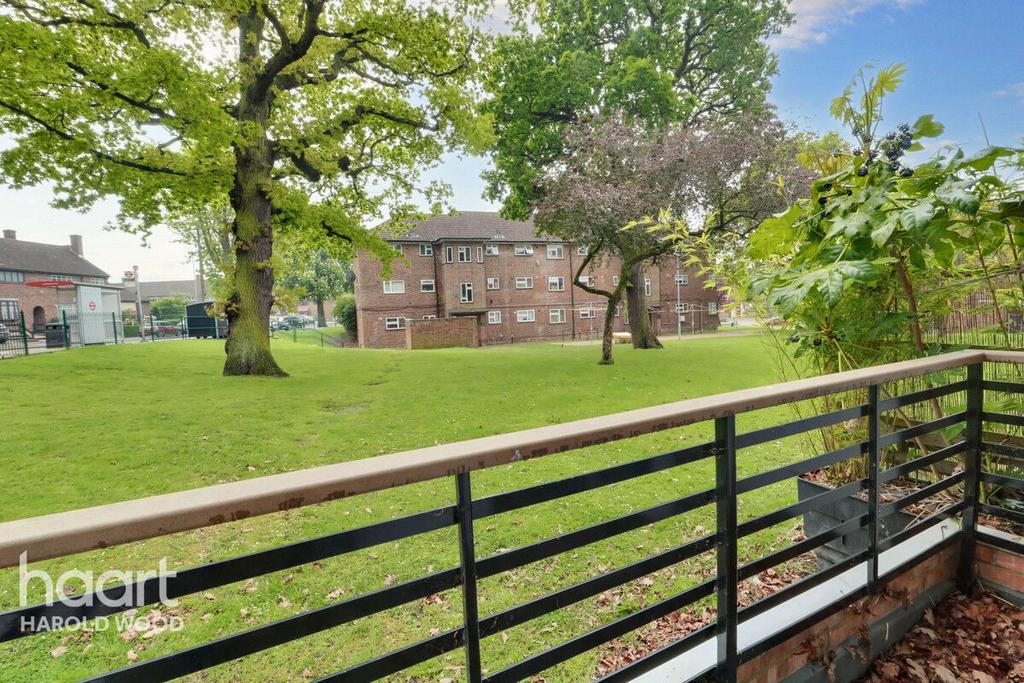 Leamington Road, Romford 1 bed flat for sale £180,000