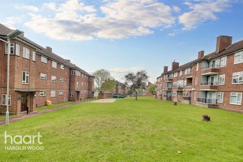 1 bedroom flat for sale, Leamington Road, Romford