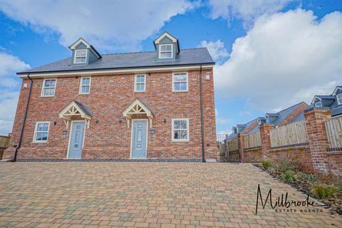 4 bedroom semi-detached house to rent, Lombard Street, Atherton, Manchester, M46