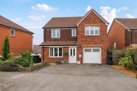 4 bedroom detached house for sale, Bello Abbey Way, Alton, Hampshire, GU34