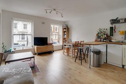 1 bedroom flat for sale, Tomlins Grove, London, E3