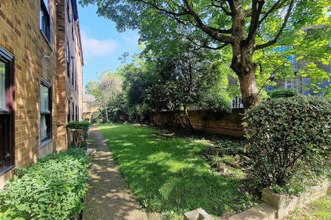 32a Tomlins Grove, London, E3 4NX