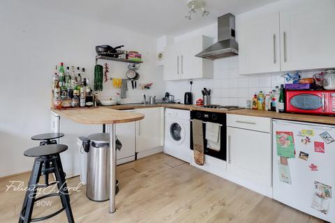 1 bedroom flat for sale, Tomlins Grove, London, E3