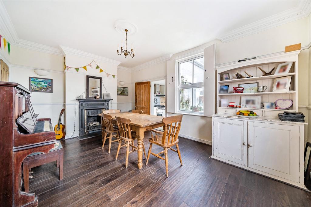 Walton Road, West Molesey, Surrey, KT8 3 bed detached house for sale