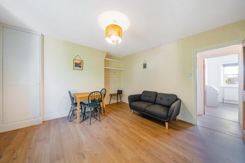 2 bedroom flat to rent, Wellington Gardens London SE7