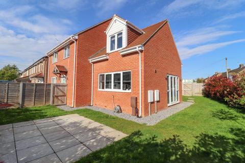 4 bedroom detached house for sale, Rest-A-Wyle Avenue, Hayling Island