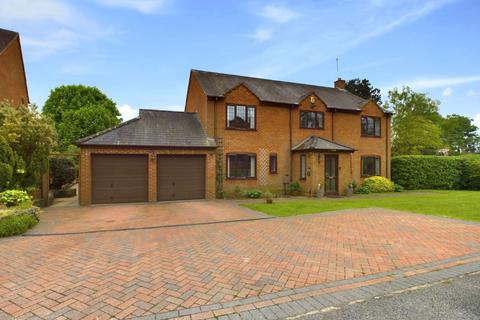 4 bedroom detached house for sale, Cottage Gardens, Great Billing, Northampton NN3 9YW