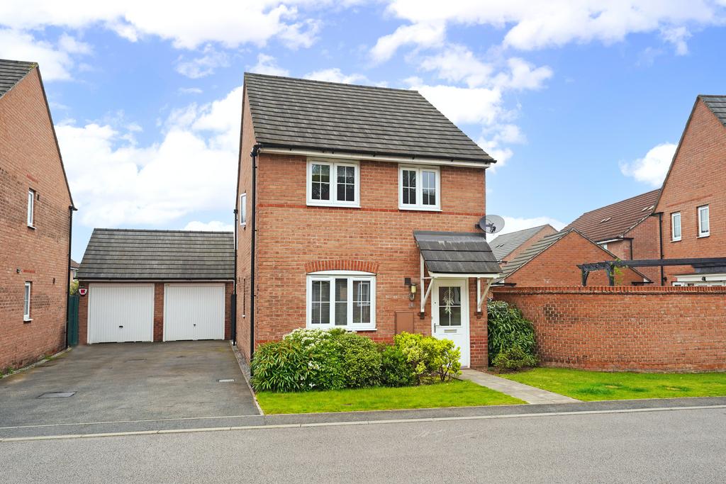 Glenfield, Leicester LE3 3 bed detached house for sale £315,000