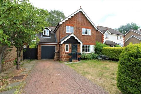 4 Mallards Way, Lightwater, GU18 5ND