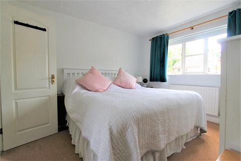 4 Mallards Way, Lightwater, GU18 5ND