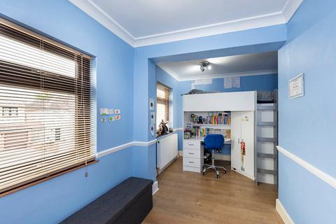 24 Lansdowne Avenue, Bexleyheath, DA7 5ST