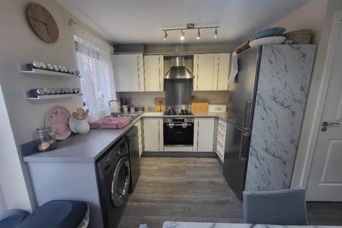 3 bedroom semi-detached house for sale, Providence Court, Dewsbury