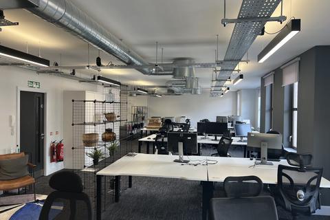 Office to rent, Suite 4, First Floor, 59 St. Aldates, Oxford, OX1 1ST