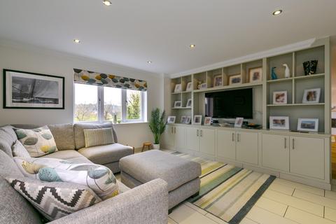 5 bedroom townhouse for sale, Deanery Road, Godalming, Surrey, GU7 2PQ